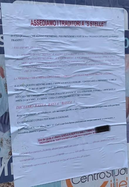 CIRIE' - Spuntano manifesti minacciosi contro i «traditori» del Movimento 5 Stelle