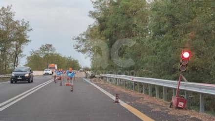 LEINI-LOMBARDORE - Tre cantieri in corso sulla 460, semafori e code per chilometri nelle ore di punta