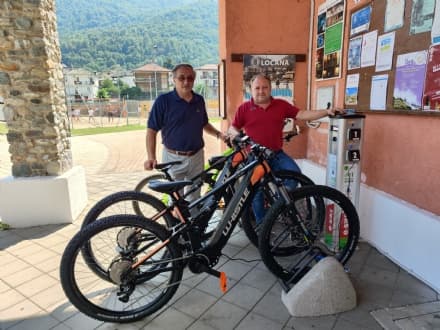 LOCANA - Turismo ecosostenibile, ora si possono noleggiare gratis le e-bike a pedalata assistita