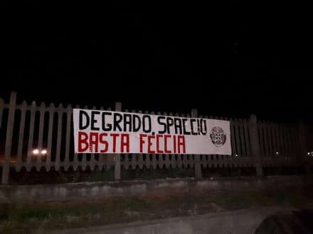 IVREA - Striscione di CasaPound contro spaccio e degrado in città