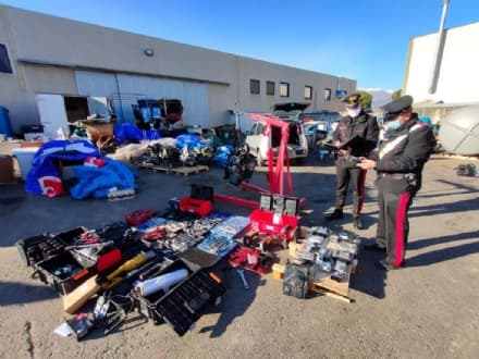 OZEGNA - Auto rubate nel capannone dell'azienda: arrestato operaio di Cintano. Nei guai anche la sorella - FOTO e VIDEO