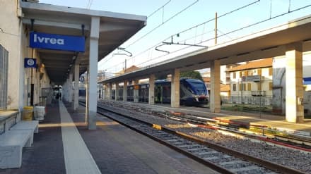 IVREA-CHIVASSO - Controlli sui treni e nelle stazioni ferroviarie: una denuncia e una ragazza ritrovata