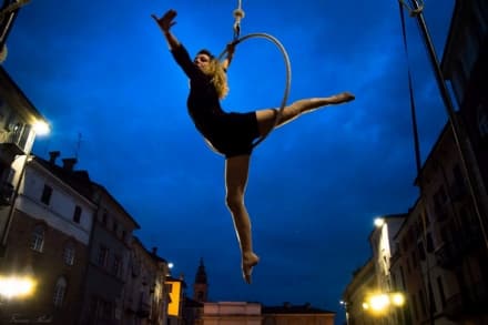 AGLIE' - «Calici tra le Stelle» con il naso all'insù per il Cirko Vertigo