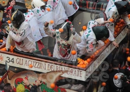 CARNEVALE DI IVREA - Contributo straordinario: sette euro per arancere
