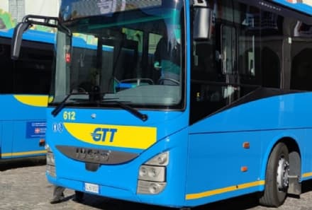 IVREA - Pullman nuovi vandalizzati al secondo giorno di servizio