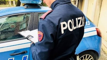CIRIE' - Spacca la vetrina di un magazzino di ricambi auto con un mattone: 43enne arrestato