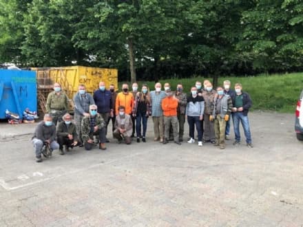 RIVAROLO - I cacciatori ripuliscono le frazioni dalle discariche abusive: «E gli ambientalisti del web dov'erano?»