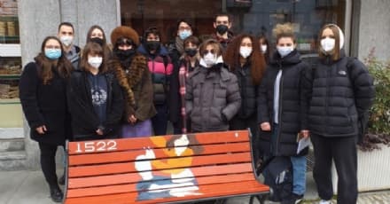 CALUSO - Inaugurate in piazza Ubertini le panchine rosse