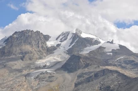 ALLARME ROSSO - Il ghiacciaio del Gran Paradiso ha perso 210 metri in un anno: due volte la lunghezza di un campo di calcio