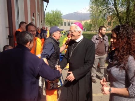 CASTELLAMONTE - Il vescovo ha promosso «Trash Art Gallery»