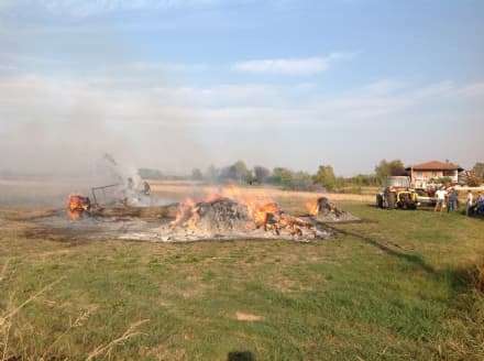 FELETTO-RIVAROLO - Prende fuoco un trattore carico di fieno: pronto intervento dei vigili del fuoco - FOTO E VIDEO