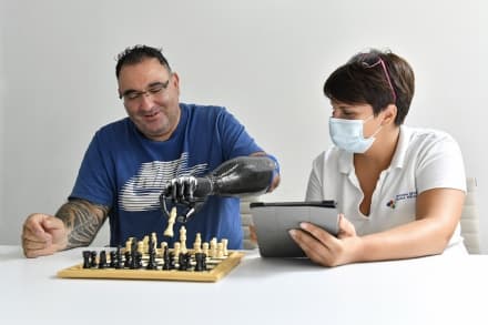 CASTELLAMONTE - Una mano bionica dopo l'infortunio sul lavoro: la storia di Salvatore Arena - FOTO e VIDEO