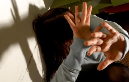 BUROLO - Violenza sessuale sulla commessa: 57enne a processo