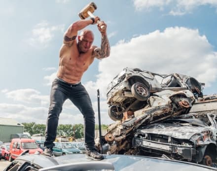 STRESS - CarSmash, per chi vorrebbe «spaccare tutto»