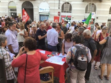 IVREA - Manifestazione contro Salvini: consegnate al sindaco Sertoli oltre 400 firme
