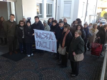 CUORGNÈ - Manifestazione di protesta davanti all'ospedale: assente la politica - FOTO