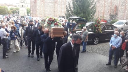 CASTELLAMONTE - Una folla commossa per l'ultimo saluto all'ex comandante Bruno Falletti