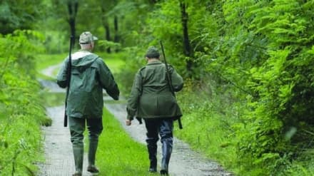 RIVAROSSA - Colpi di fucile contro una casa: forse cacciatori che hanno sbagliato mira. Indagano i carabinieri