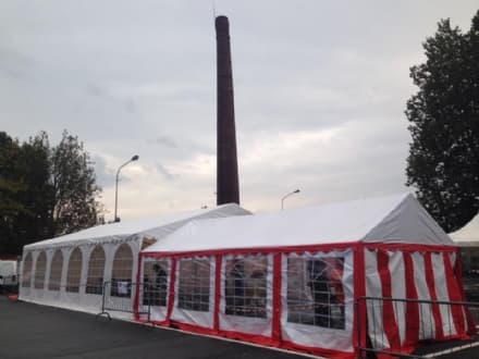 IVREA - In piazza Rondolino inizia la festa de l'Unità