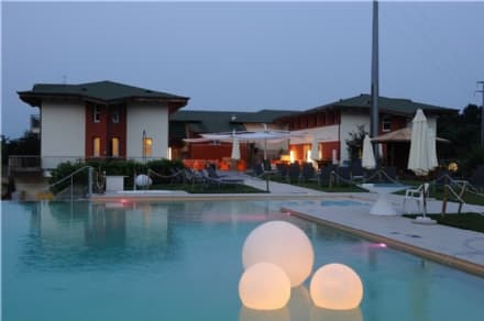 TORRE - Club house e piscina abusivi: guai per il Golf Club