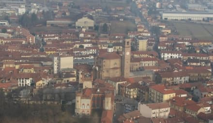 FAVRIA - Puzze insopportabili in mezzo paese: dopo l'esposto dei cittadini la procura apre un'indagine