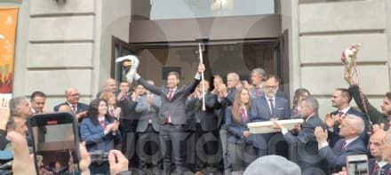 IVREA - 5000 persone in piazza per il Generale e boom sui social: il grande ritorno del Carnevale - VIDEO