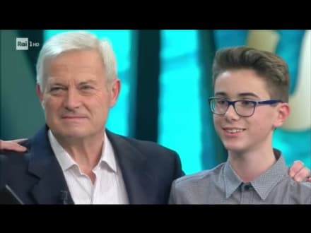 SANREMO - Sul palco del Festival il nonno che ha salvato i nipoti dai terroristi: "Ma non chiamatemi eroe" - FOTO