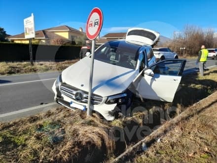 CASTELLAMONTE - Un altro incidente a Sant'Antonio: due feriti nello scontro - FOTO e VIDEO