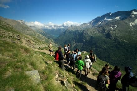 CERESOLE REALE - Anche quest'anno si va «A piedi tra le Nuvole» al colle del Nivolet