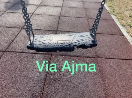 CHIVASSO - Parchi giochi nel degrado: «Il Comune intervenga» - FOTO