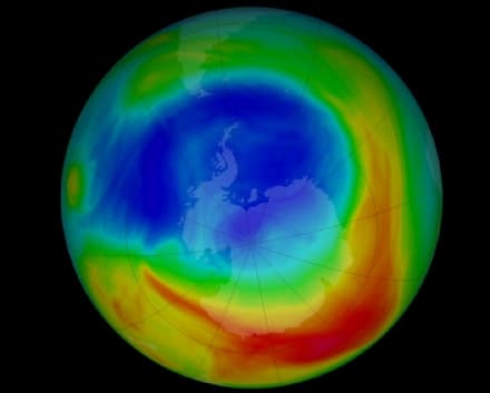 CLIMA - Il buco nell'ozono si sta chiudendo (ma non basta)