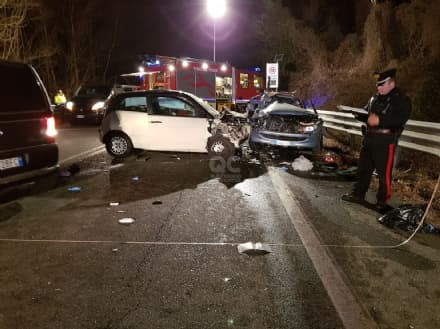 TRAGEDIA SULLA 460 - Muoiono due ragazzi di 19 e 22 anni tra Cuorgnè e Pont Canavese - FOTO e VIDEO