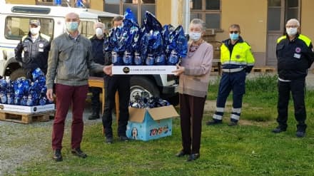 RIVAROLO - Coronavirus, i volontari della protezione civile donano le uova di Pasqua alla Caritas - VIDEO