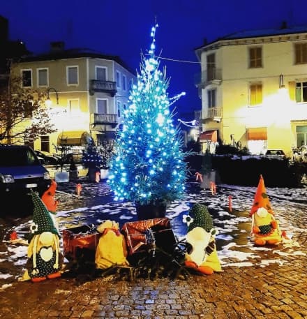 PONT CANAVESE - Il paese «invaso» dagli gnomi di Natale