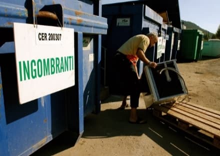 EPOREDIESE - Nuovi orari per i centri raccolta ingombranti di Scs