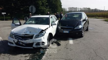 AGLIE' - Ancora un incidente sulla Sp41. E la rotonda? - FOTO