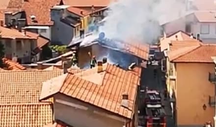 CIRIE' - Incendio in un alloggio: un'intera famiglia evacuata