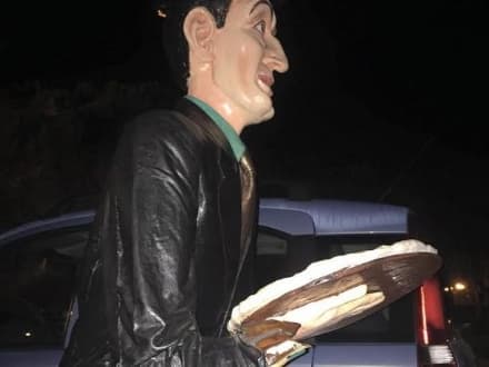 CASELLE - Ladri scatenati rubano anche la statua di Totò...