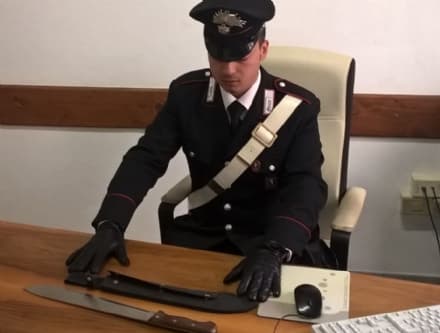 VILLAREGGIA - Aggredisce il badante con un machete: arrestato
