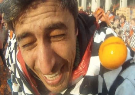 IVREA - Il mitico Pif racconta il Carnevale d'Ivrea e la battaglia delle arance - VIDEO