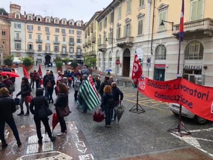 IVREA - Dipendenti Wind-Tre in piazza contro il piano industriale