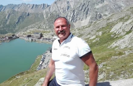 MONTALTO DORA - Il triste addio a Silvio Corrado, morto in moto sulla statale per Viverone: lascia moglie e due figlie