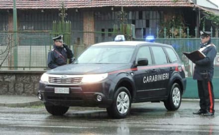 CASTELLAMONTE - Evade dai domiciliari per «comprare» i regali di Natale: donna di Pont Canavese arrestata al Bennet