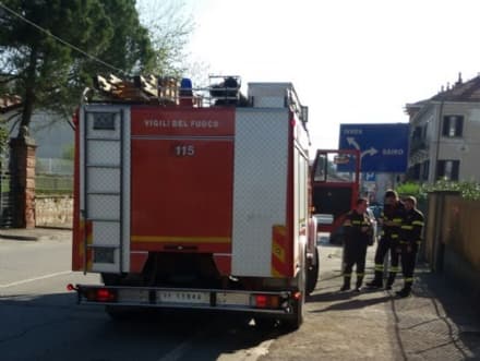 CASTELLAMONTE - Anziano ferito in casa: salvato dai pompieri