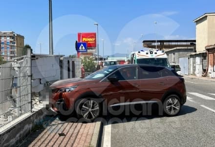BORGARO - Incidente in via Mazzini: due persone ferite - FOTO