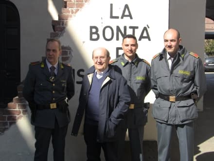 TORINO E CANAVESE - Donati al Sermig 3000 capi di abbigliamento sequestrati dalla guardia di finanza