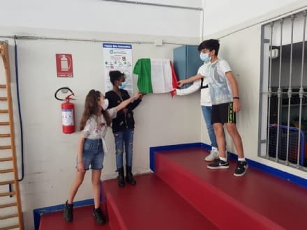 LEINI - Un defibrillatore per la scuola media Casalegno - FOTO