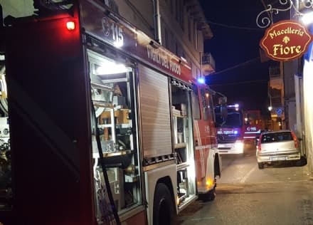 RIVARA - Incendio in un alloggio: intervento dei vigili del fuoco
