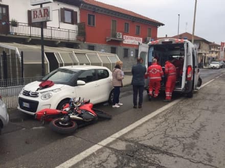 MAPPANO - Scontro auto-moto in via Rivarolo: centauro ferito