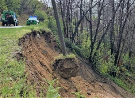 MALTEMPO - Canavese ferito dopo due giorni di pioggia: ancora strade chiuse per le frane - FOTO